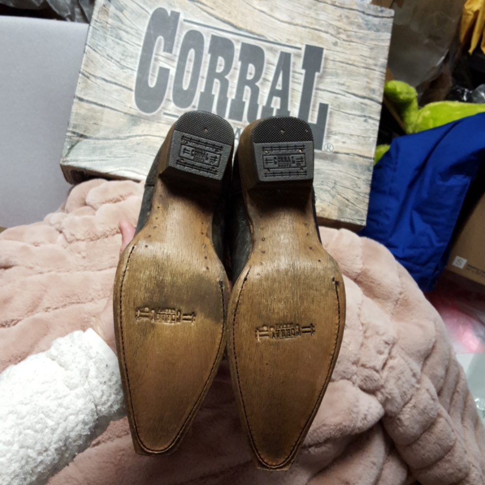 β€οΈππ’πNIB Corral TEEN vintage bronze black boots size 6β€οΈππ’π - Picture 5 of 14